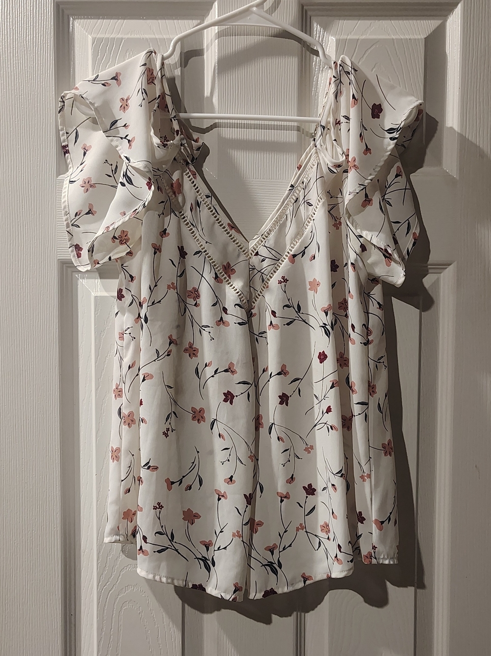 Sienna Sky White Floral Ruffle Sleeve V-Neck Blouse
